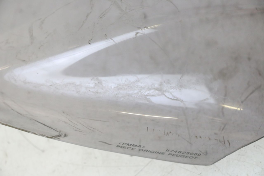 photo de PARABREZZA PEUGEOT ELYSTAR 125 (2002 - 2007) - Primo piano tecnico