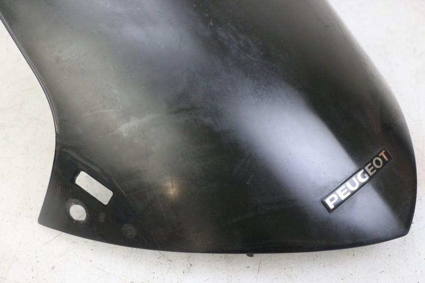 photo de PARE BRISE PEUGEOT ELYSTAR 50 (2002 - 2014) - Primo piano tecnico