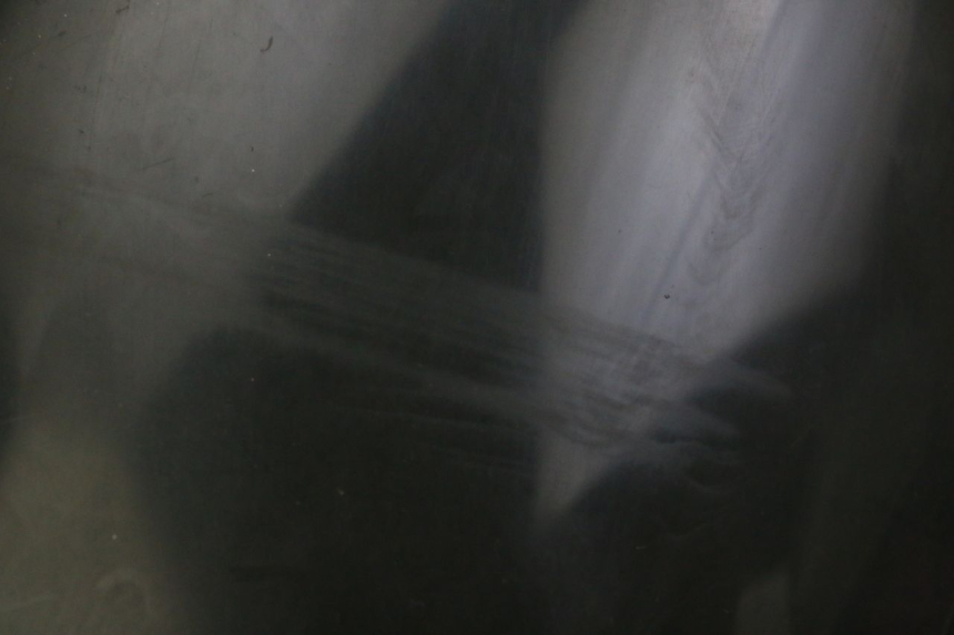 photo de PARE BRISE PEUGEOT ELYSTAR 50 (2002 - 2014) - Primo piano ad alta risoluzione