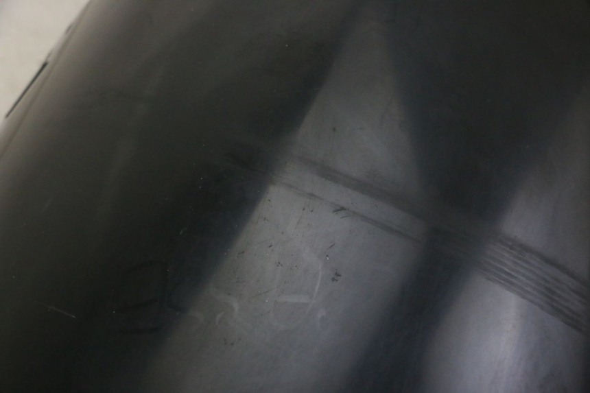 photo de PARE BRISE PEUGEOT ELYSTAR 50 (2002 - 2014) - Stato della superficie e materiale