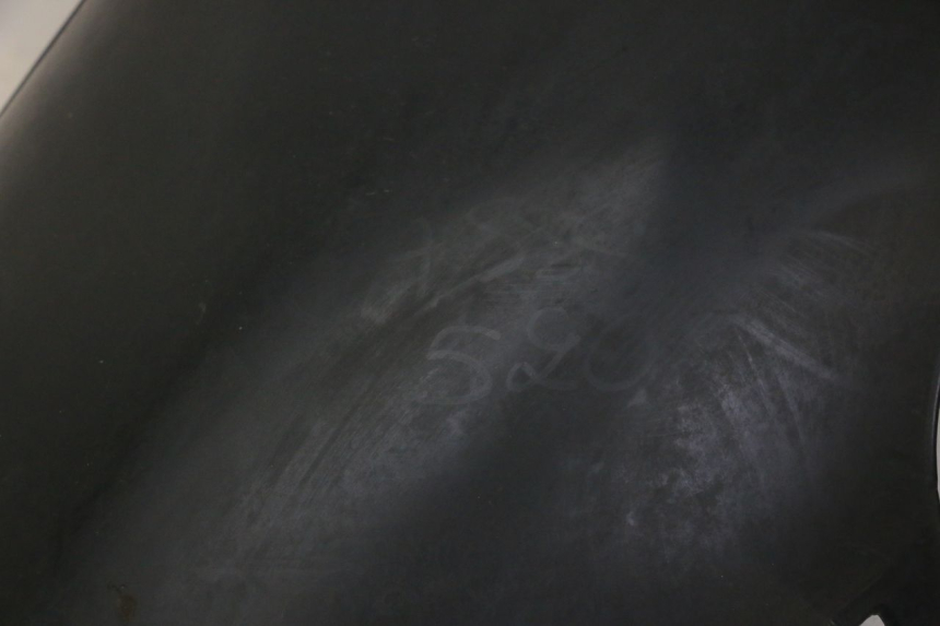 photo de PARE BRISE PEUGEOT ELYSTAR 50 (2002 - 2014) - Primo piano ad alta risoluzione