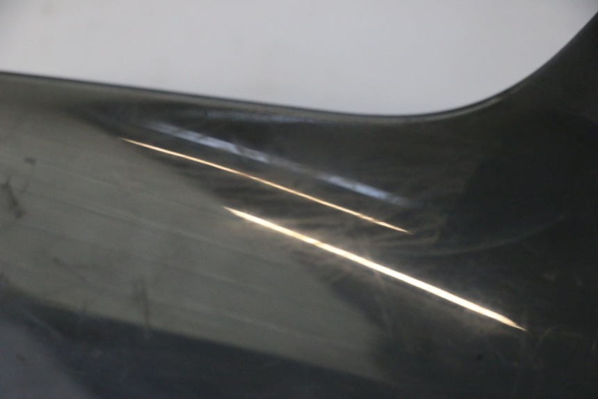 photo de PARE BRISE PEUGEOT ELYSTAR 50 (2002 - 2014) - Stato della superficie e materiale