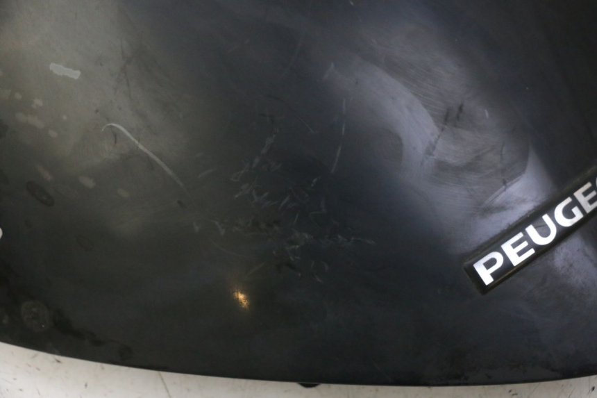 photo de PARE BRISE PEUGEOT ELYSTAR 50 (2002 - 2014) - Caratteristiche distintive