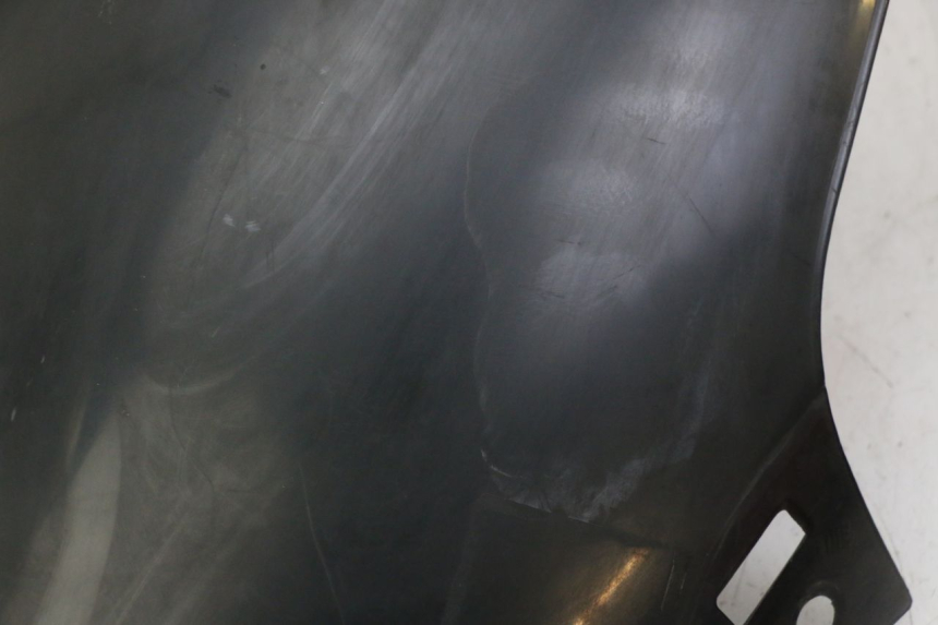 photo de PARE BRISE PEUGEOT ELYSTAR 50 (2002 - 2014) - Primo piano ad alta risoluzione