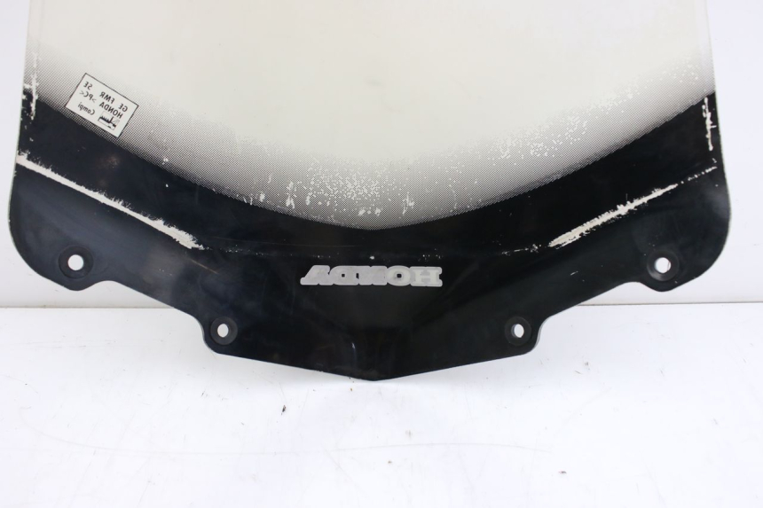 photo de PARABREZZA HONDA FES PANTHEON 125 (2003 - 2007) - Marcature e riferimenti originali