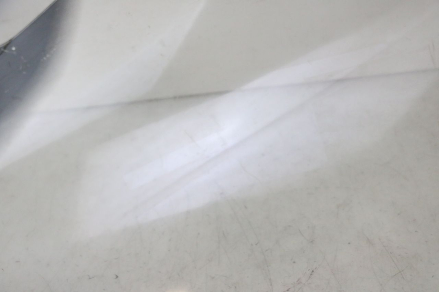 photo de PARABREZZA HONDA FES S-WING SWING ABS 125 (2007 - 2015) - Dettagli dei punti di fissaggio