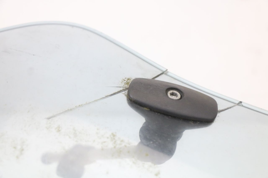 photo de PARABREZZA SUZUKI GN 125 (1997 - 2000) - Zoom sullo stato d'uso