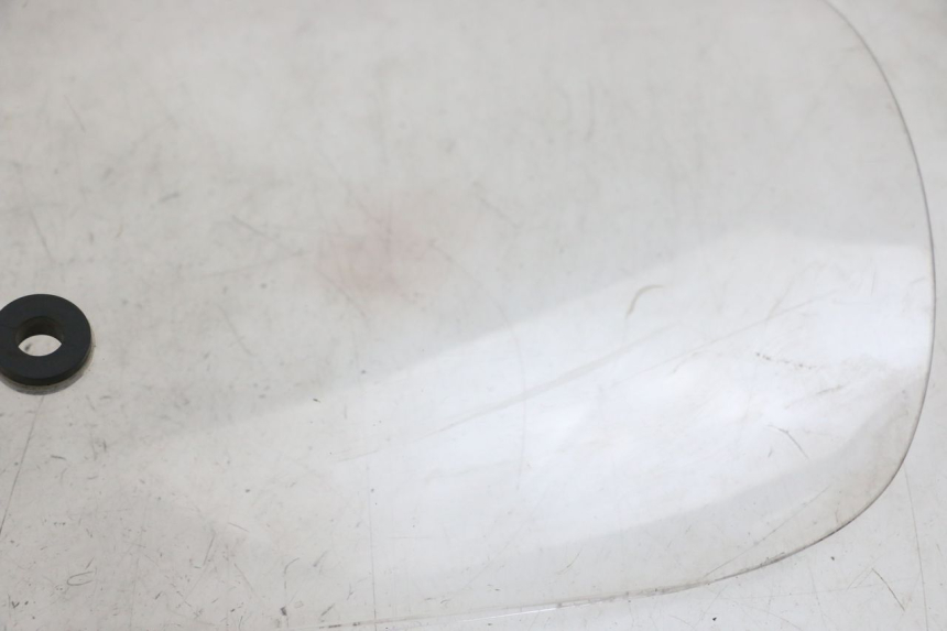 photo de PARABREZZA PIAGGIO MP3 RL 250 (2006 - 2010) - Dettagli dei punti di fissaggio