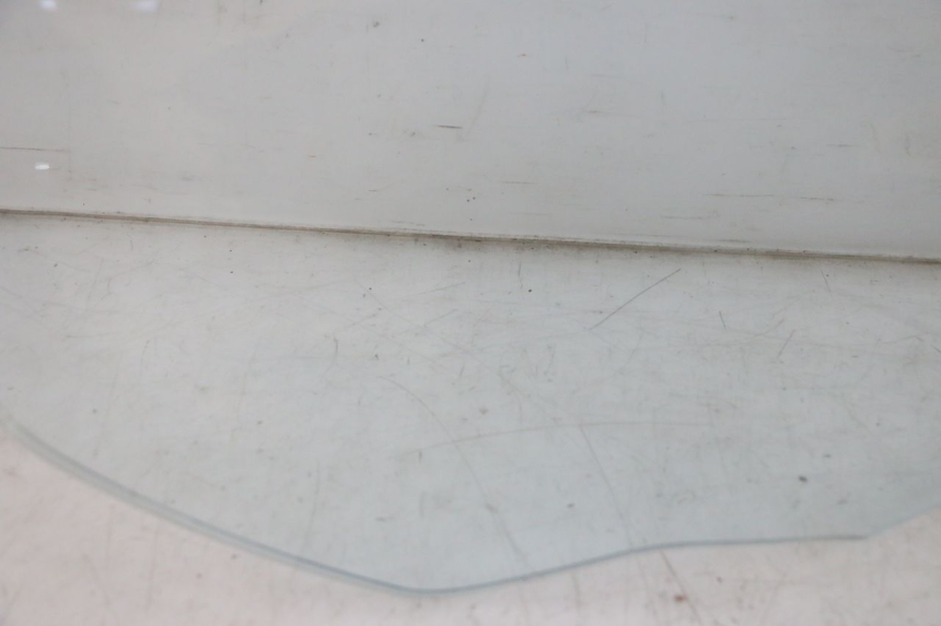 photo de PARABREZZA PIAGGIO MP3 125 (2006 - 2014) - Altra vista dell'articolo