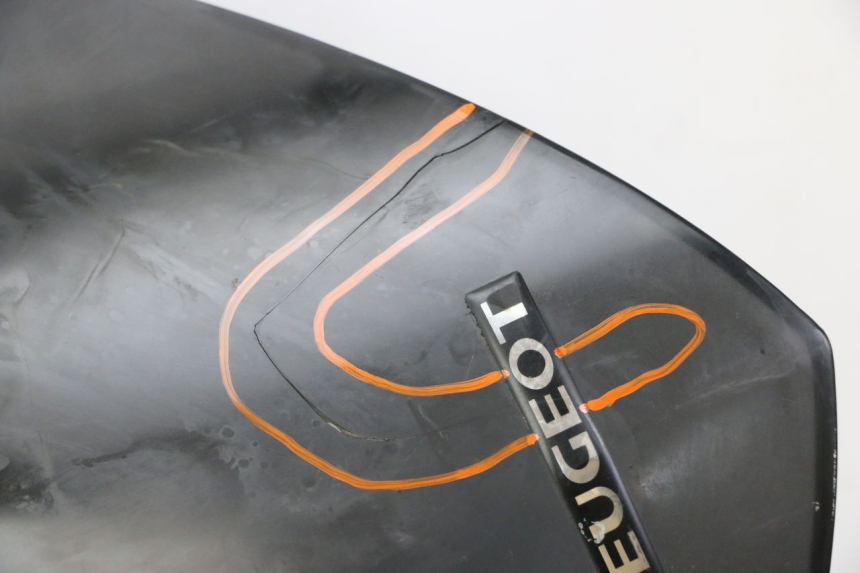 photo de PARE BRISE PEUGEOT ELYSTAR 50 (2002 - 2014) - Ispezione visiva dettagliata