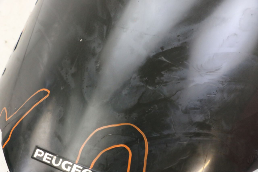 photo de PARE BRISE PEUGEOT ELYSTAR 50 (2002 - 2014) - Zoom sullo stato d'uso