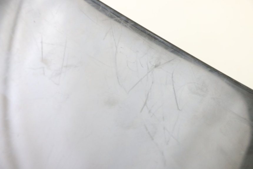 photo de PARE BRISE PEUGEOT ELYSTAR 50 (2002 - 2014) - Primo piano tecnico