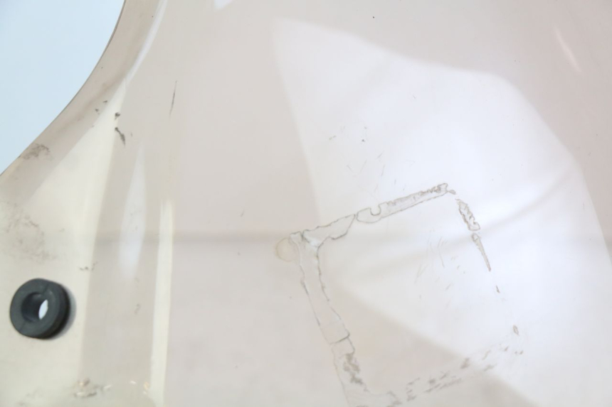 photo de PARABREZZA PEUGEOT SATELIS 125 (2010 - 2012) - Zoom sullo stato d'uso