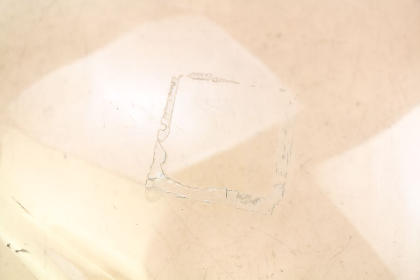 photo de PARABREZZA PEUGEOT SATELIS 125 (2010 - 2012) - Dettagli dei punti di fissaggio