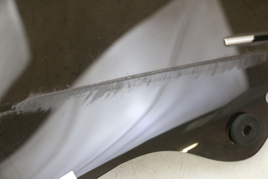 photo de PARABREZZA PEUGEOT SATELIS 125 (2013 - 2018) - Primo piano ad alta risoluzione