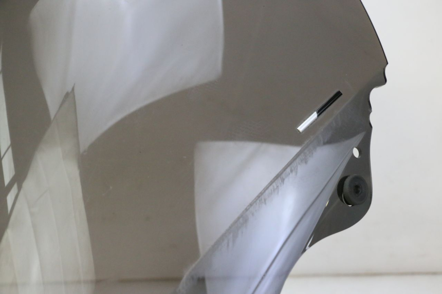 photo de PARABREZZA PEUGEOT SATELIS 125 (2013 - 2018) - Zoom sullo stato d'uso