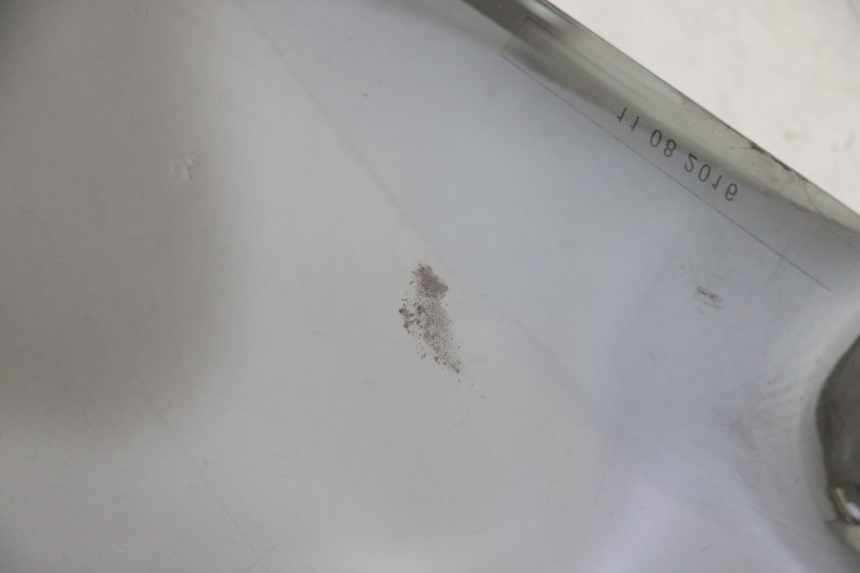 photo de PARABREZZA PEUGEOT SATELIS 125 (2013 - 2018) - Stato della superficie e materiale