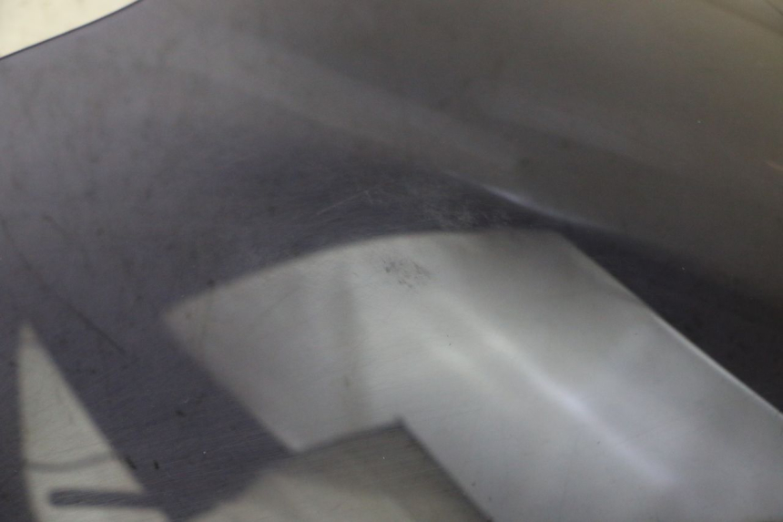 photo de PARABREZZA PEUGEOT SATELIS 125 (2013 - 2018) - Primo piano ad alta risoluzione