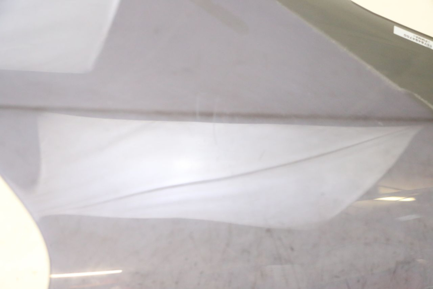 photo de PARABREZZA PEUGEOT SATELIS 125 (2013 - 2018) - Zoom sullo stato d'uso