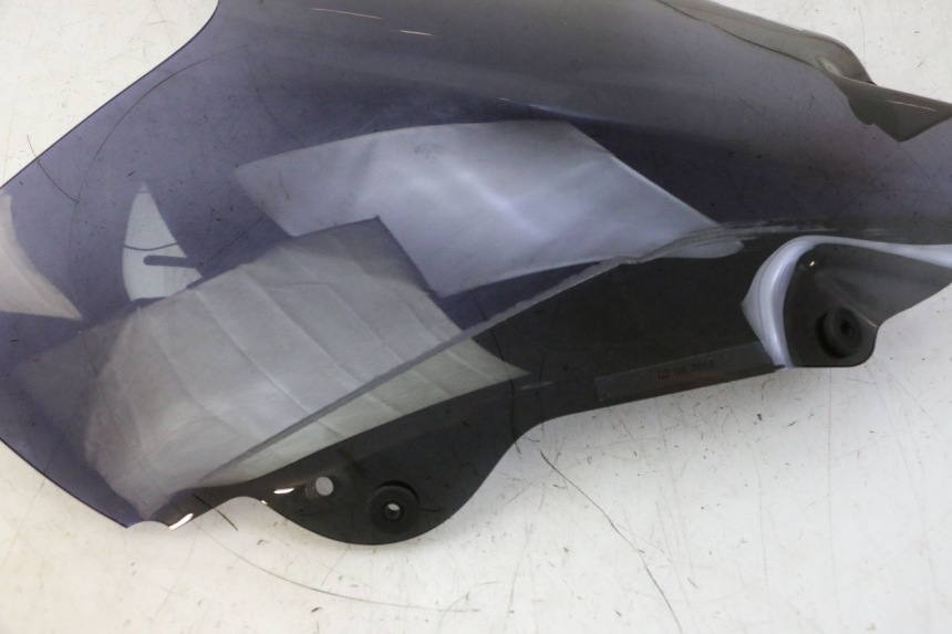 photo de PARABREZZA PEUGEOT SATELIS 125 (2013 - 2018) - Stato della superficie e materiale