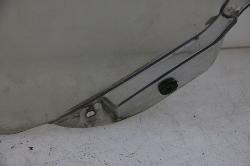 photo de PARABREZZA PEUGEOT SATELIS 125 (2006 - 2009) - Caratteristiche distintive