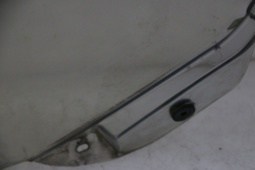 photo de PARABREZZA PEUGEOT SATELIS 125 (2006 - 2009) - Ispezione visiva dettagliata