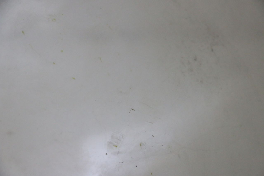 photo de PARABREZZA PEUGEOT SATELIS 125 (2006 - 2009) - Zoom sullo stato d'uso