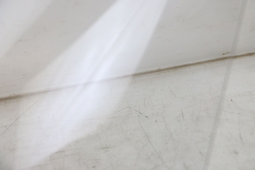 photo de PARABREZZA SUZUKI BURGMAN 125 (2018 - 2021) - Stato della superficie e materiale