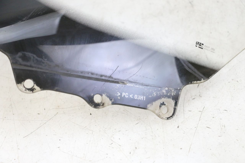 photo de PARABREZZA SUZUKI BURGMAN 125 (2015 - 2017) - Stato della superficie e materiale