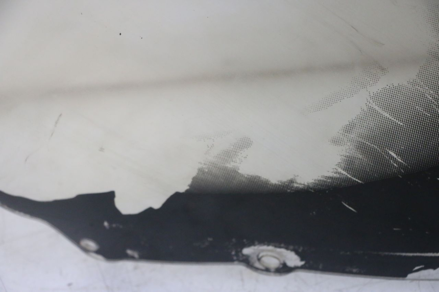 photo de PARABREZZA SUZUKI UH BURGMAN 125 (2002 - 2006) - Focus sulla struttura