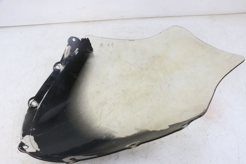 photo de PARABREZZA SUZUKI UH BURGMAN 125 (2002 - 2006) - Dettagli dei punti di fissaggio