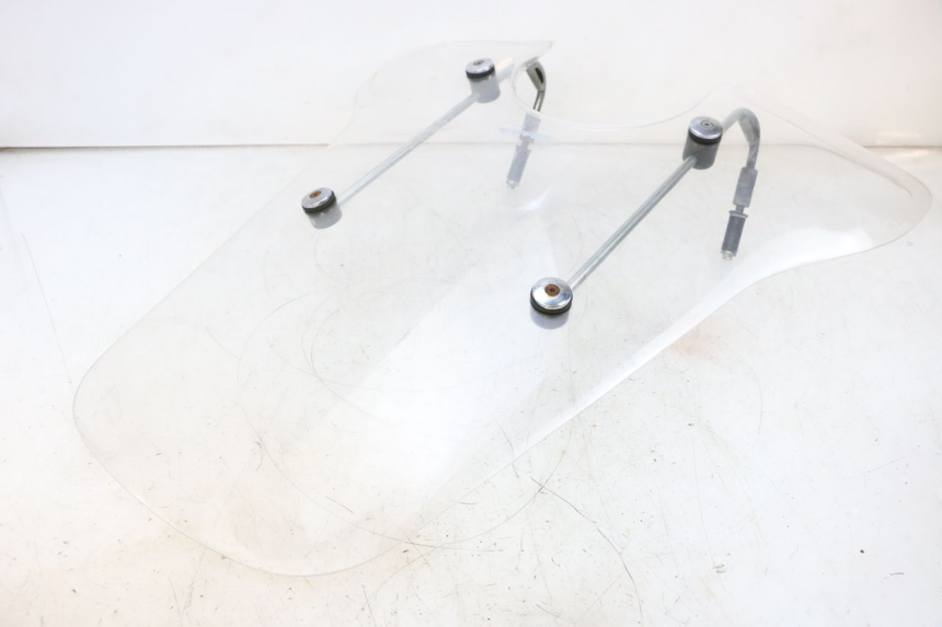 photo de PARABREZZA PIAGGIO VESPA GTS SUPER IE 125 (2009 - 2016) - Caratteristiche distintive