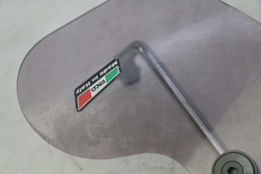 photo de PARABREZZA PIAGGIO VESPA SPRINT 2T 50 (2014 - 2018) - Caratteristiche distintive