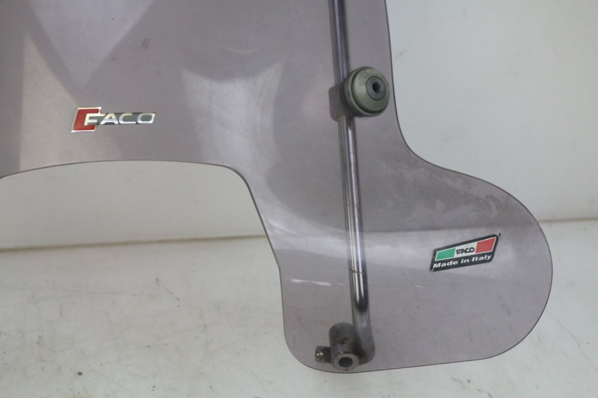 photo de PARABREZZA PIAGGIO VESPA SPRINT 2T 50 (2014 - 2018) - Foto prodotto supplementare