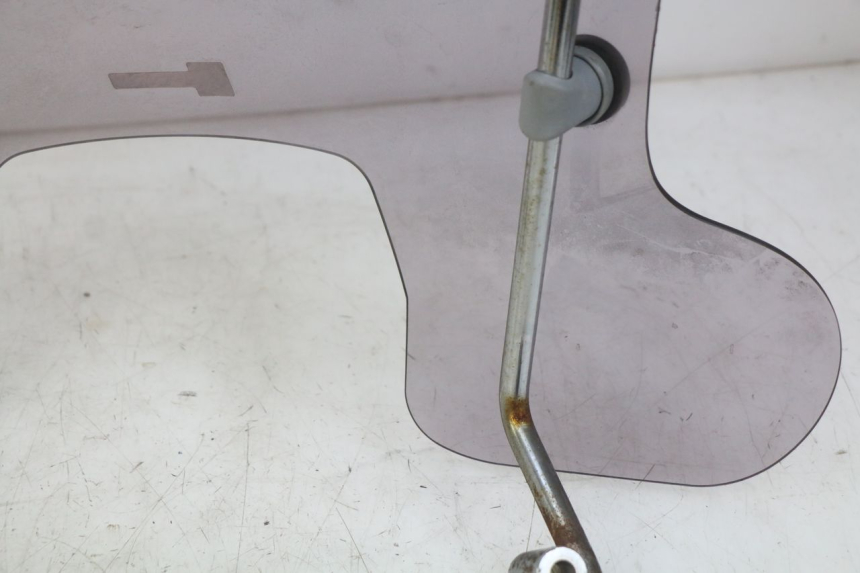 photo de PARABREZZA PIAGGIO VESPA SPRINT 2T 50 (2014 - 2018) - Zoom sullo stato d'uso