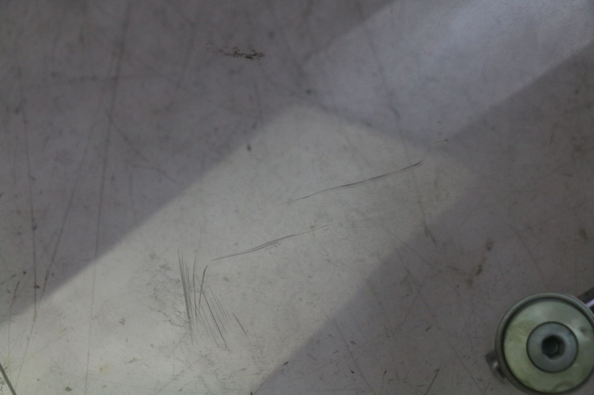 photo de PARABREZZA PIAGGIO VESPA SPRINT 2T 50 (2014 - 2018) - Marcature e riferimenti originali