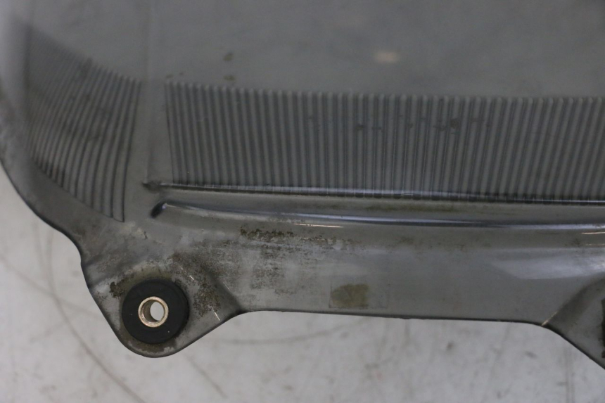 photo de PARE BRISE PIAGGIO X8 125 (2004 - 2007) - Altra vista dell'articolo