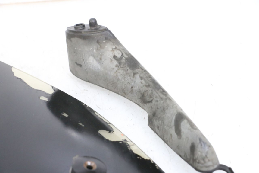 photo de PARABREZZA PIAGGIO X9 125 (2000 - 2003) - Stato della superficie e materiale