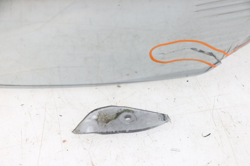 photo de PARABREZZA YAMAHA X-MAX XMAX ABS 250 (2010 - 2014) - Focus sulla struttura