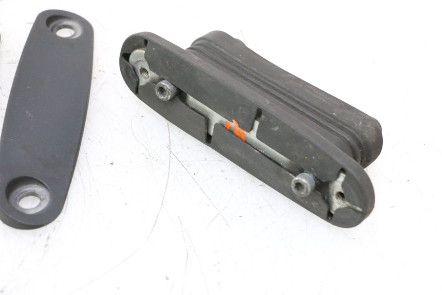 photo de PARABREZZA YAMAHA YP MAJESTY 125 (1998 - 2001) - Dettaglio del componente