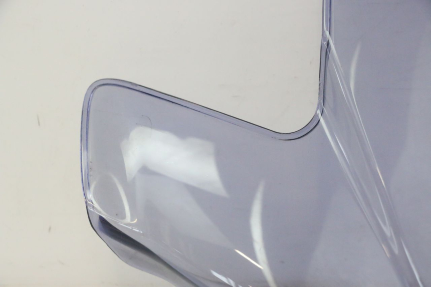 photo de PARE BRISE YAMAHA YP MAJESTY 125 (2002 - 2006) - Dettagli dei punti di fissaggio