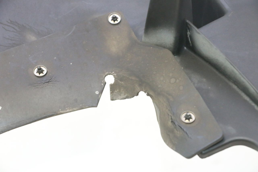 photo de Passaruota posteriore APRILIA ATLANTIC S 125 (2010 - 2013) - Stato della superficie e materiale