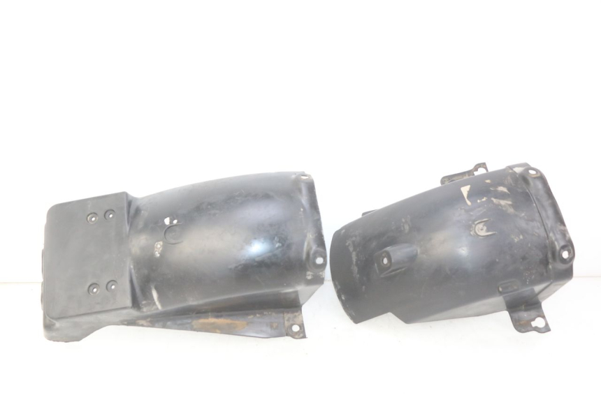 photo de PASSARUOTA POSTERIORE SUZUKI GSX-F GSX  F 1100 (1988 - 1994) - Dettagli dei punti di fissaggio