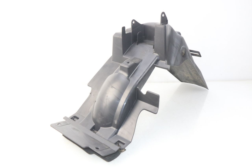 photo de Passaruota posteriore SUZUKI UC EPICURO 125 (1999 - 2003) - Primo piano tecnico