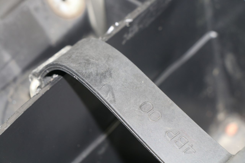 photo de Passaruota posteriore YAMAHA XJS DIVERSION 600 (1997 - 1999) - Zoom sullo stato d'uso