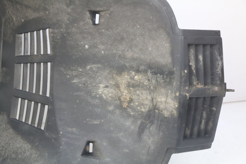 photo de PASSARUOTA ANTERIORE PEUGEOT CITYSTAR 125 (2011 - 2017) - Dettagli dei punti di fissaggio