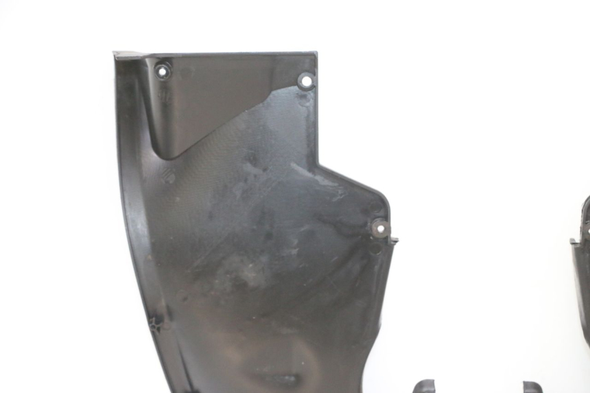 photo de PASSARUOTA ANTERIORE PIAGGIO MP3 LT 400 (2007 - 2012) - Dettagli dei punti di fissaggio