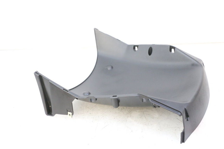 photo de SOTTOSCUDO PARASPRUZZI PEUGEOT TWEET 4T 50 (2023 - 2025) - Dettagli dei punti di fissaggio