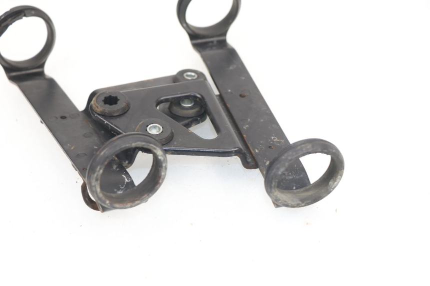 photo de SUPPORTO FARO SUZUKI DR DJEBEL 600 (1985 - 1990) - Zoom sullo stato d'uso