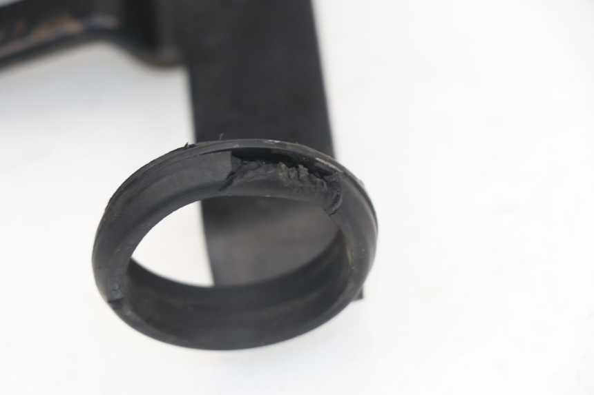 photo de SUPPORTO FARO SUZUKI DR DJEBEL 600 (1985 - 1990) - Primo piano tecnico